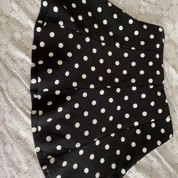 Forever 21 black and white polka dot skater skirt! - Picture 4 of 4